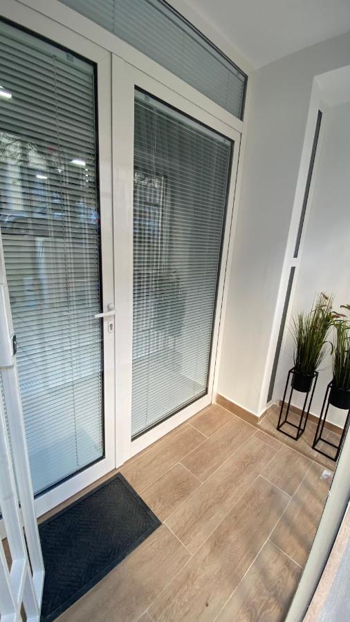 Kosta'S Home Τίρανα Εξωτερικό φωτογραφία